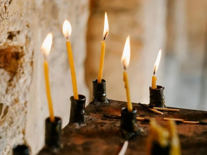 Ілюстрація церковного свята 16 серпня — Горіховий Спас