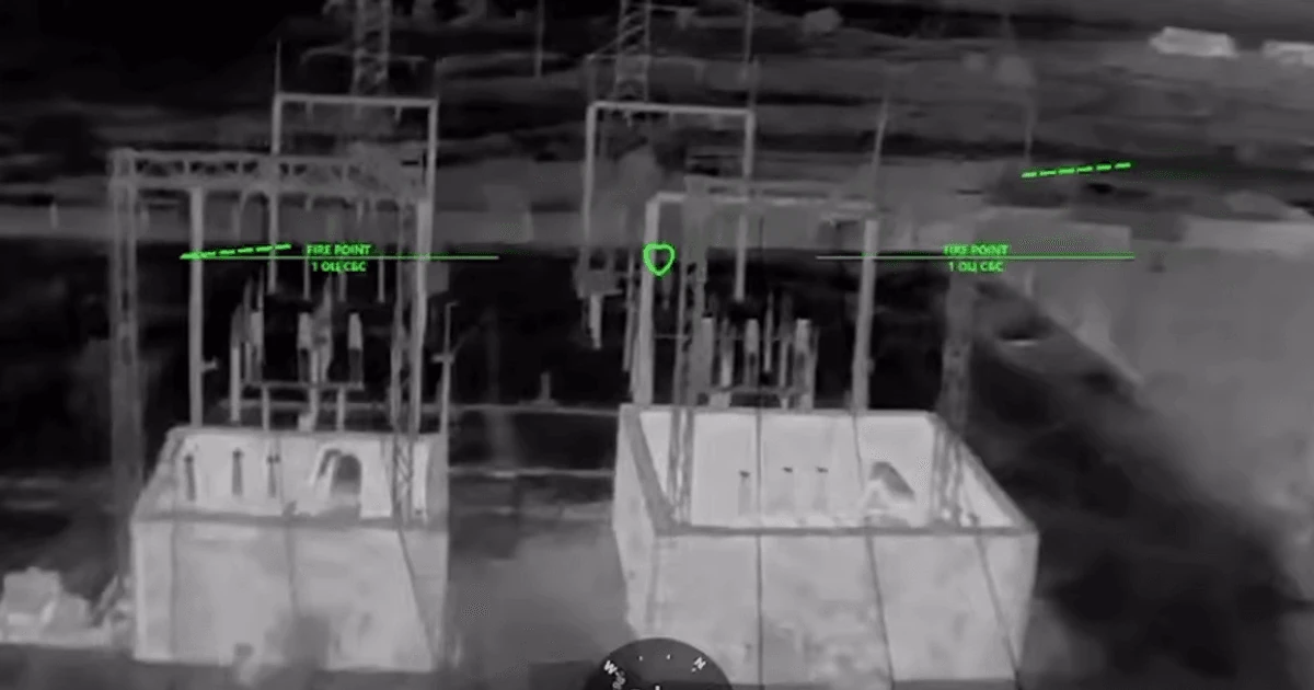 Скриншот із відео удару дронів СБС по підстанції на окупованій території