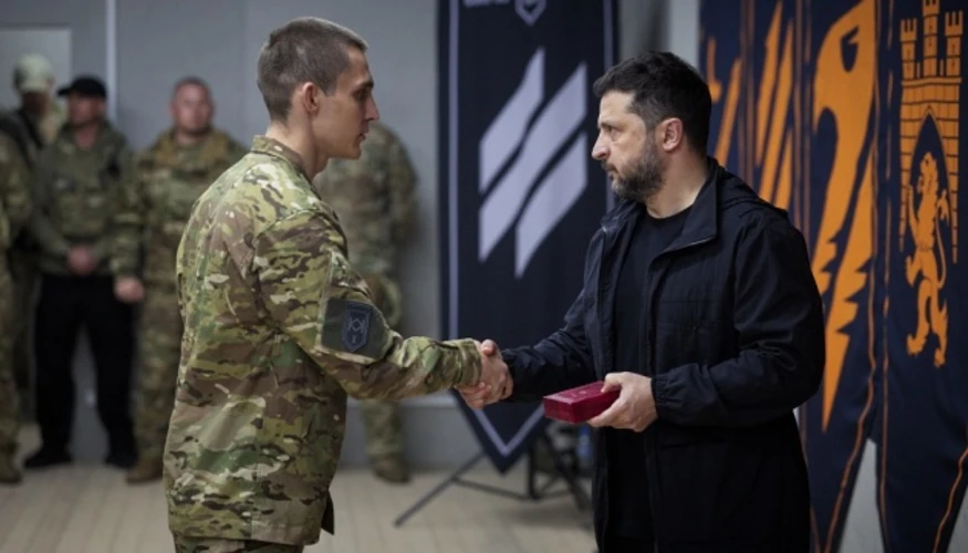Зеленський, Хмара та Драпатий на пункті управління бригади на Лиманському напрямку