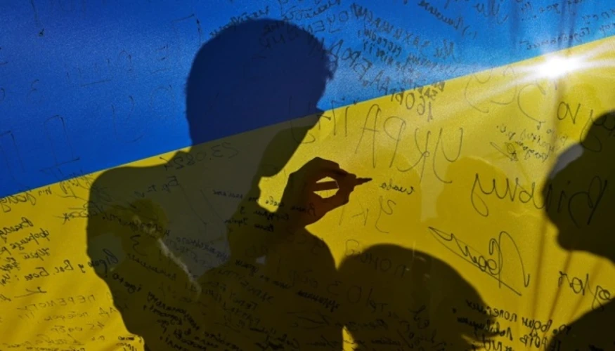 Інфографіка з результатами опитування КМІС щодо підтримки збройного опору попри можливі зимові удари РФ по енергетиці