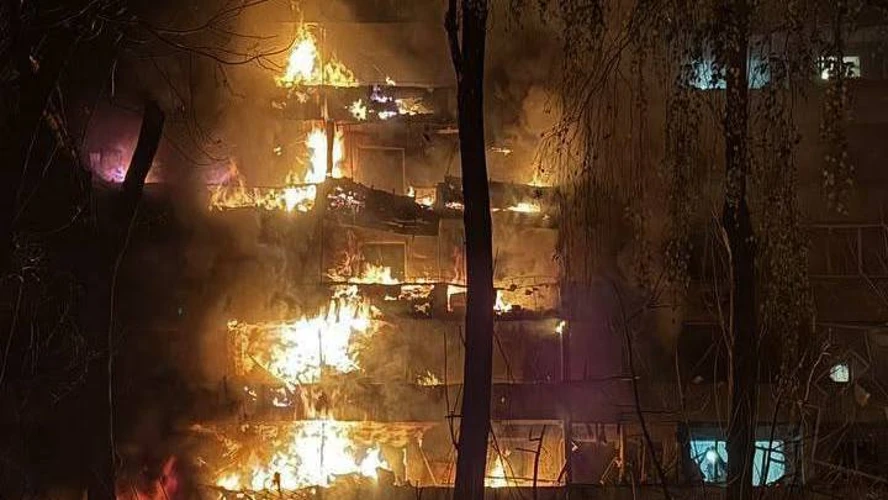 Наслідки удару по енергетичній інфраструктурі Києва в ніч на 14 жовтня (фото ДСНС).