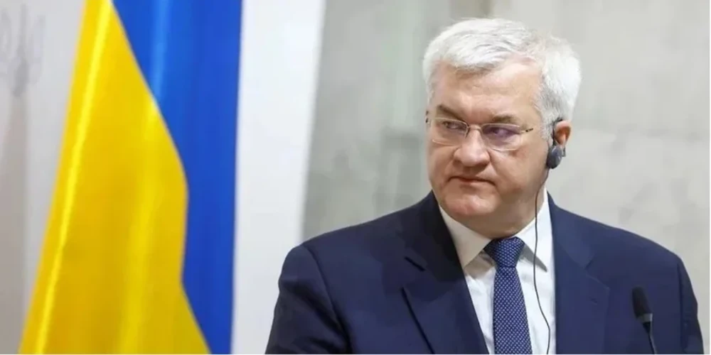 Міністр закордонних справ України Андрій Сибіга під час зустрічі з журналістами, фото REUTERS/Valentyn Ogirenko